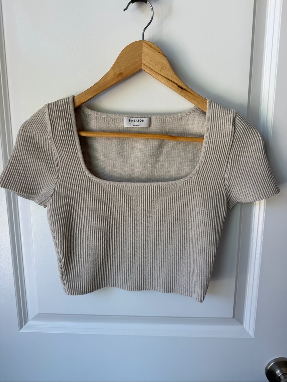Babaton Cream Ribbed Scoop-Neck Crop Top